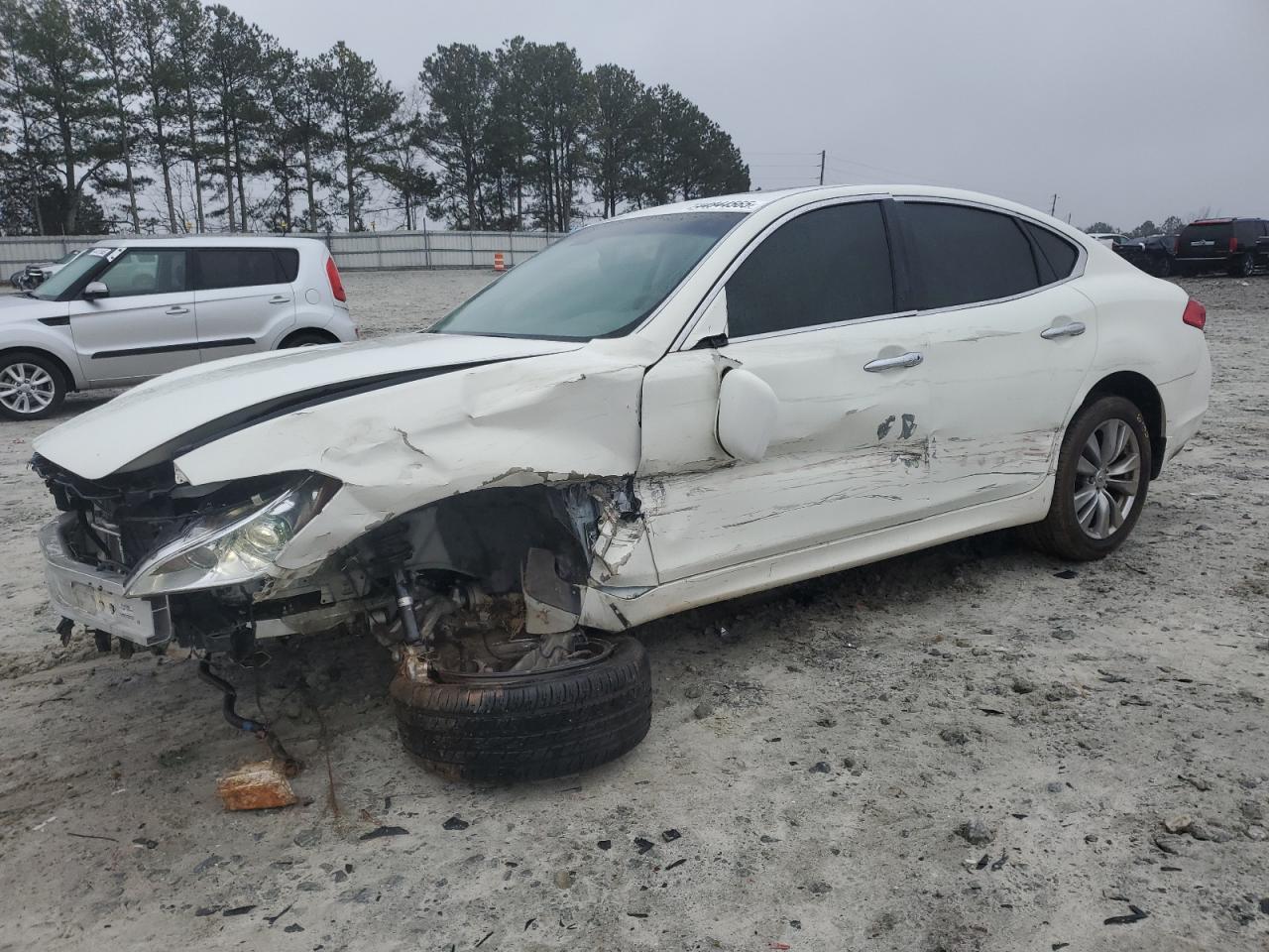 2013 Infiniti M - Image 1