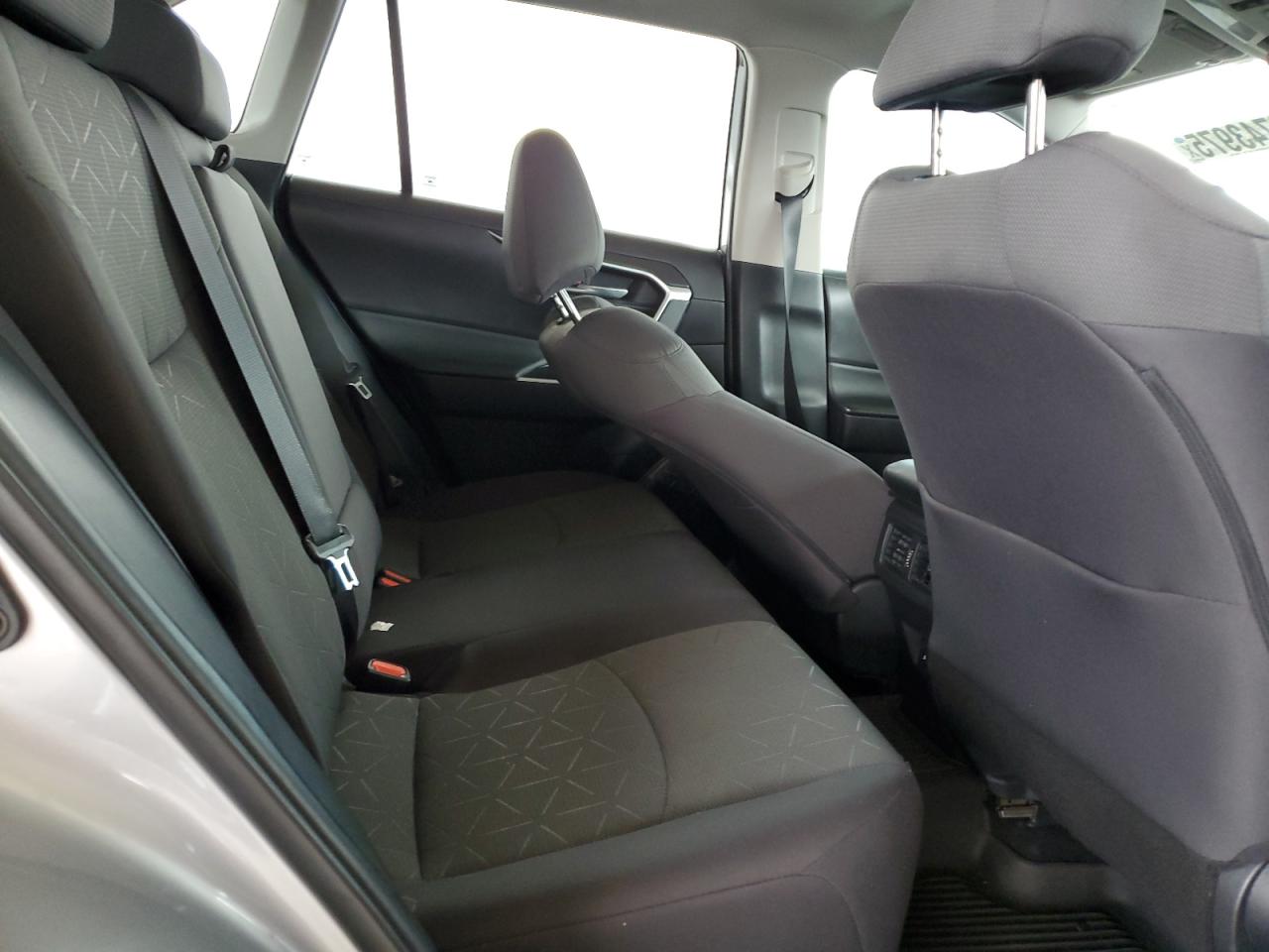 2021 Toyota RAV 4 - Image 12