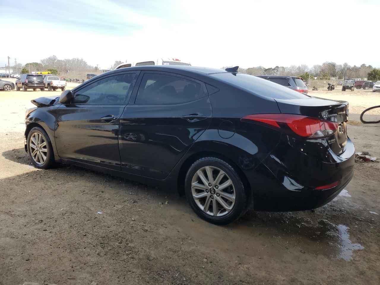 2016 Hyundai Elantra - Image 2