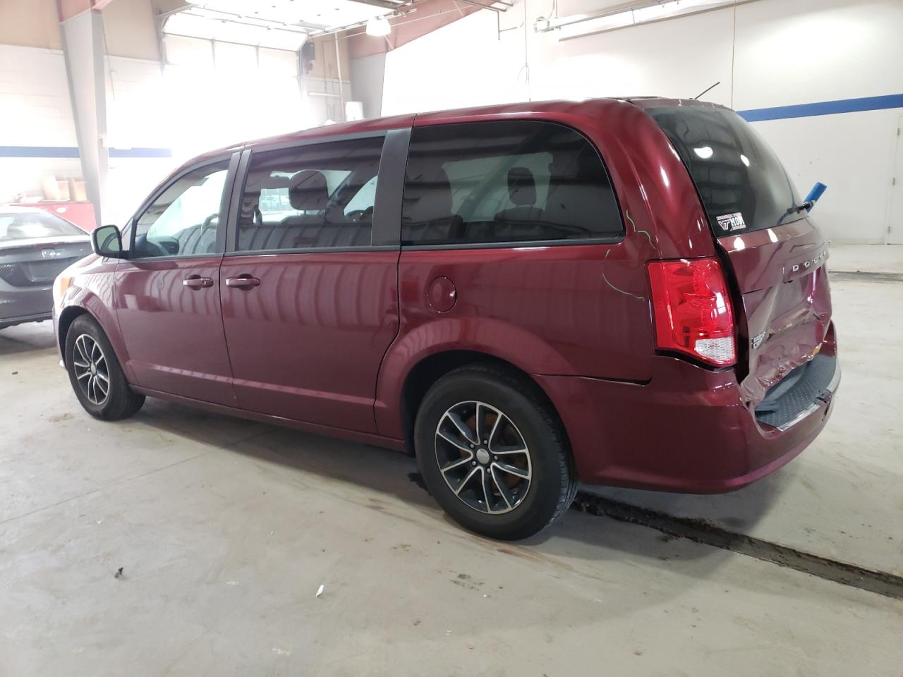 2019 Dodge Caravan - Image 2