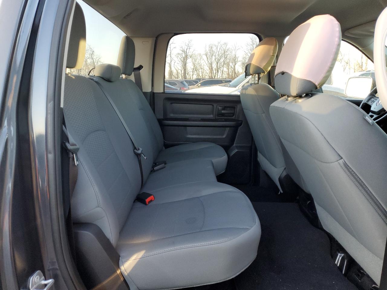 2015 RAM 1500 - Image 10