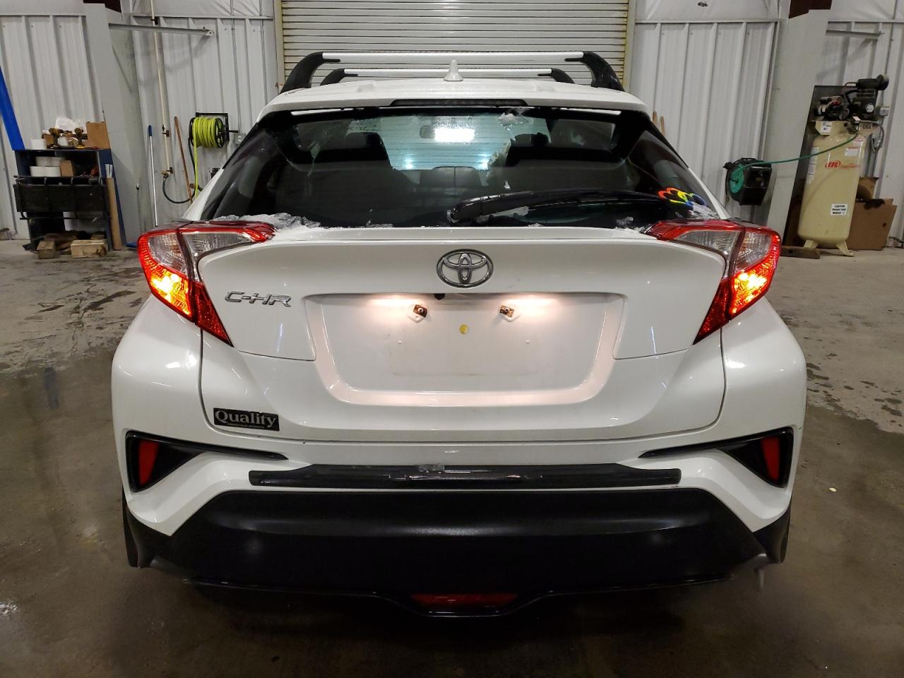 2018 Toyota C-HR - Image 6