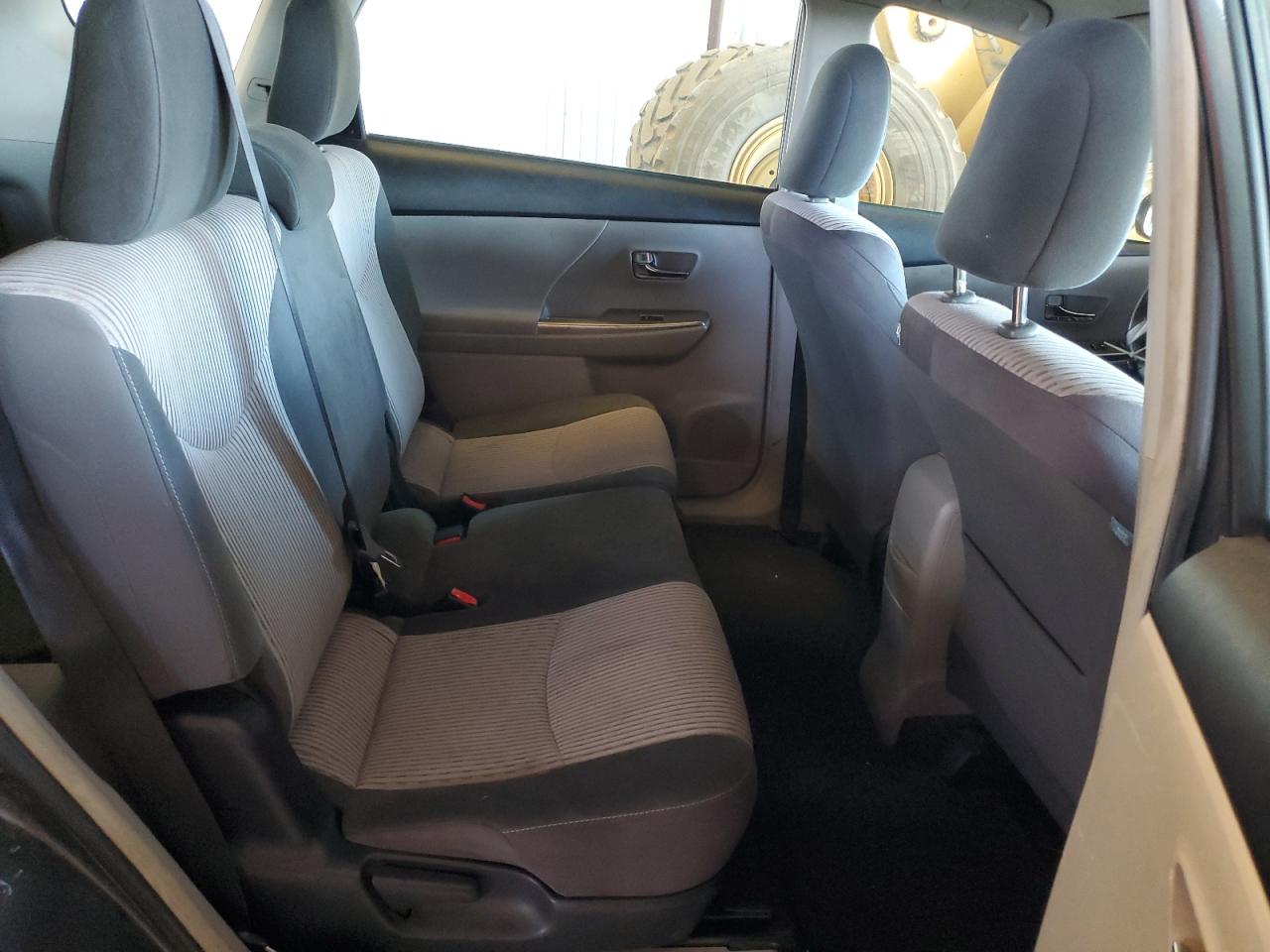 2016 Toyota Prius - Image 10