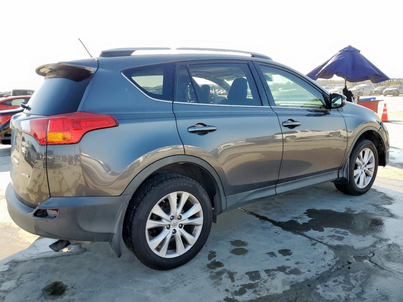 2015 Toyota RAV 4 - Image 3