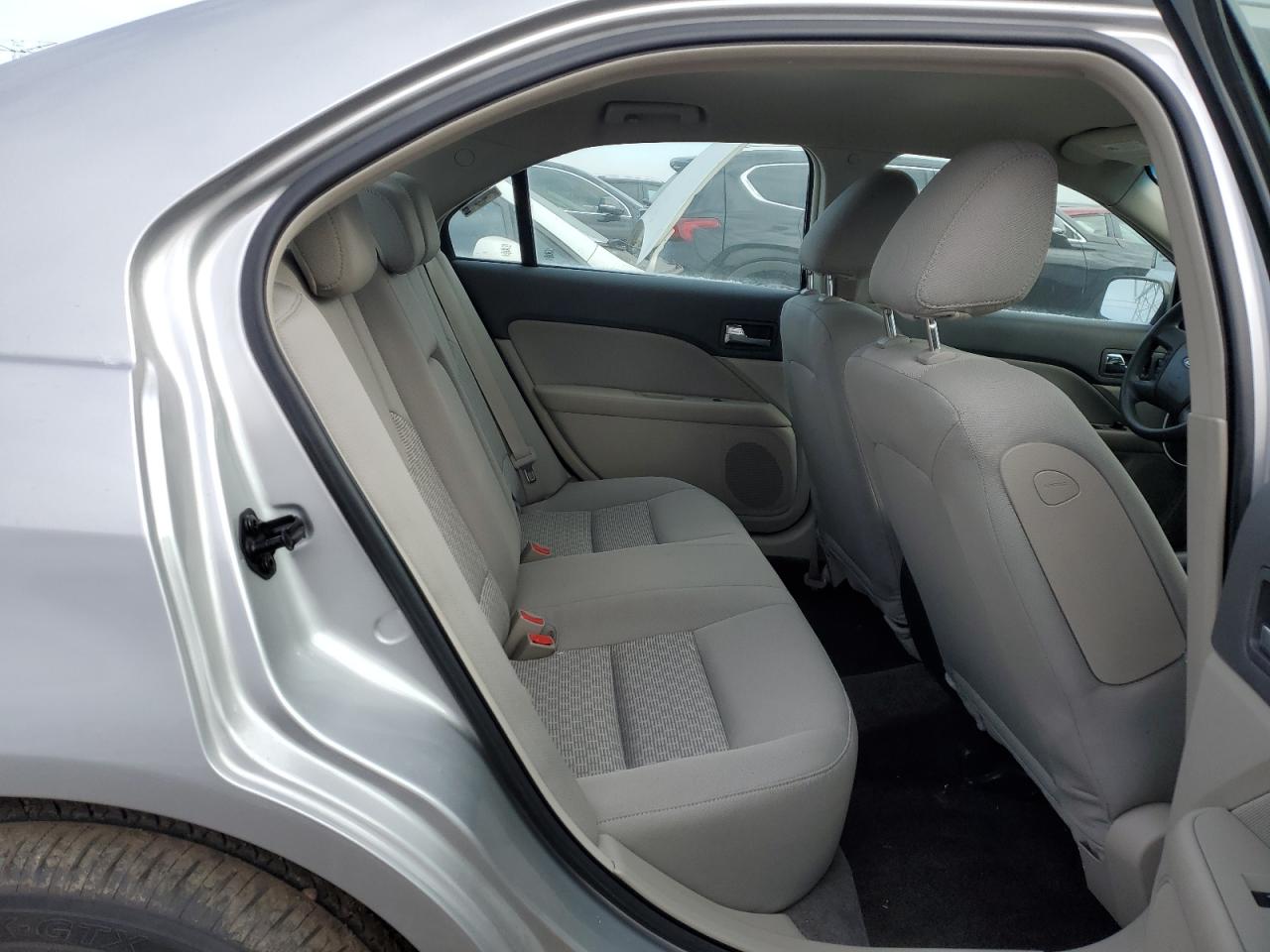 2010 Ford Fusion - Image 10