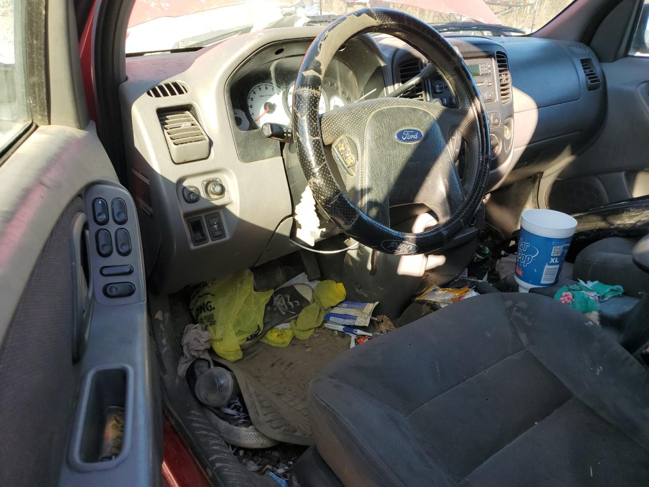 2002 Ford Escape - Image 8
