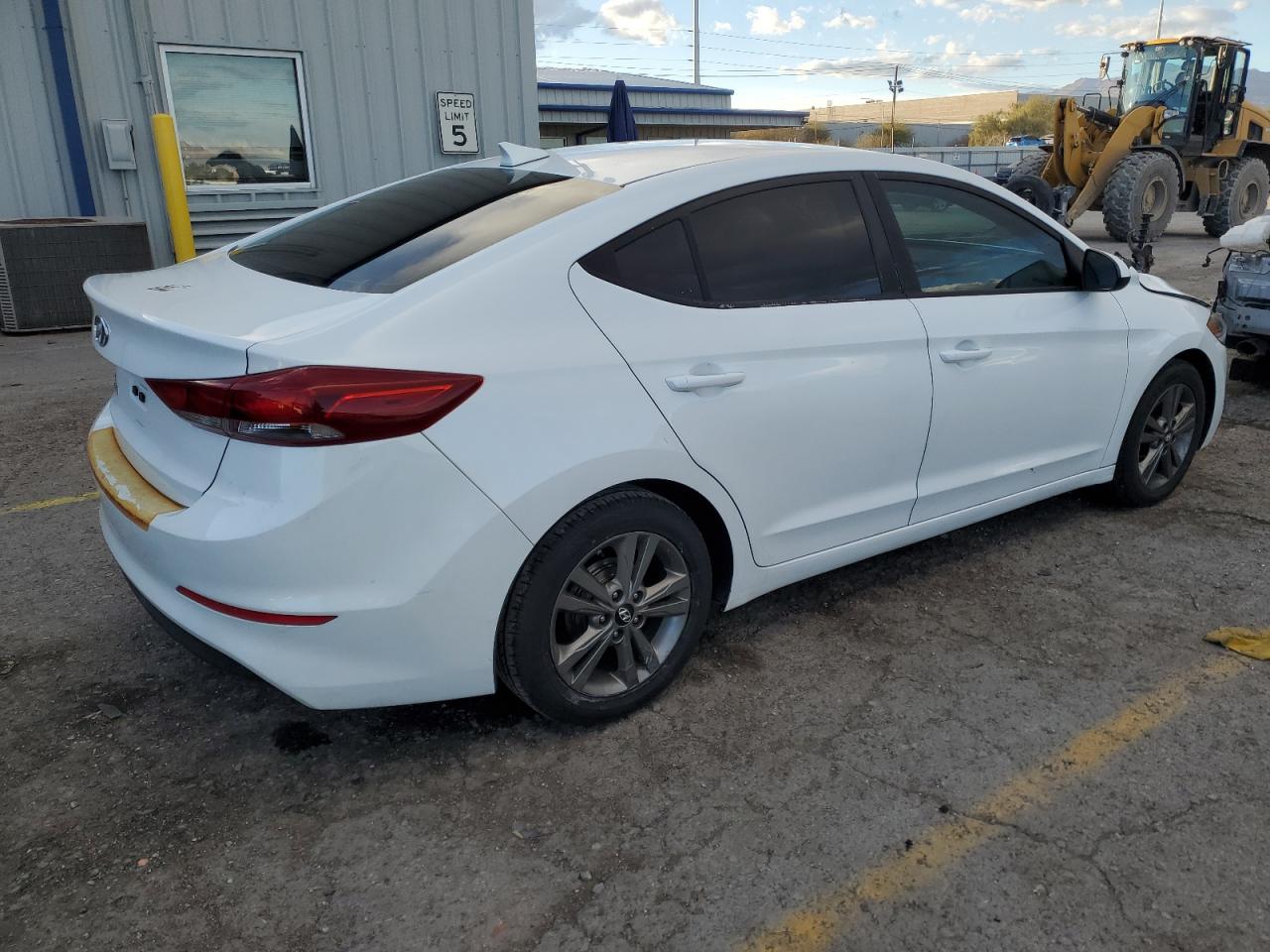 2017 Hyundai Elantra - Image 3