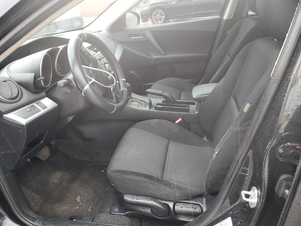 2013 Mazda 3 - Image 7
