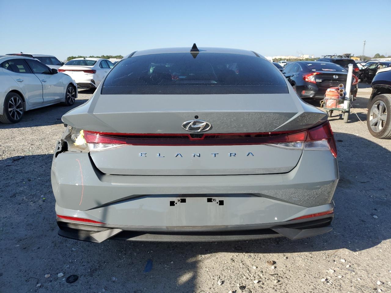 2021 Hyundai Elantra - Image 6