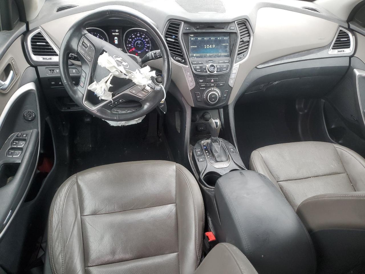 2015 Hyundai Santa Fe - Image 8