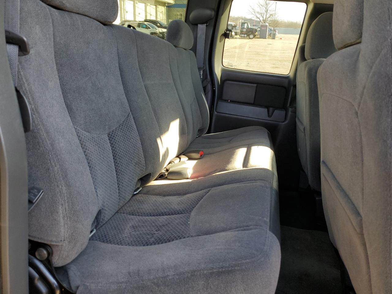 2005 Chevrolet Silverado - Image 10