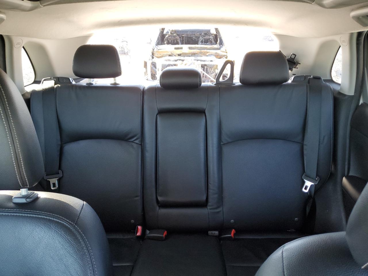 2014 Mitsubishi Outlander - Image 10