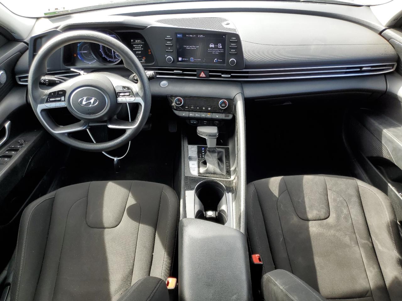 2022 Hyundai Elantra - Image 8