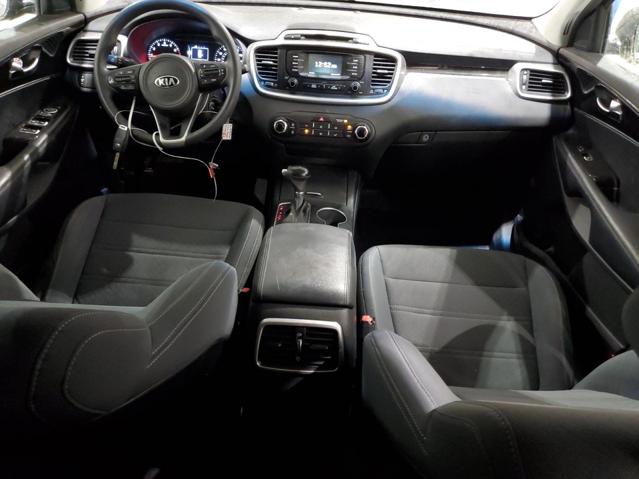 2017 Kia Sorento - Image 8