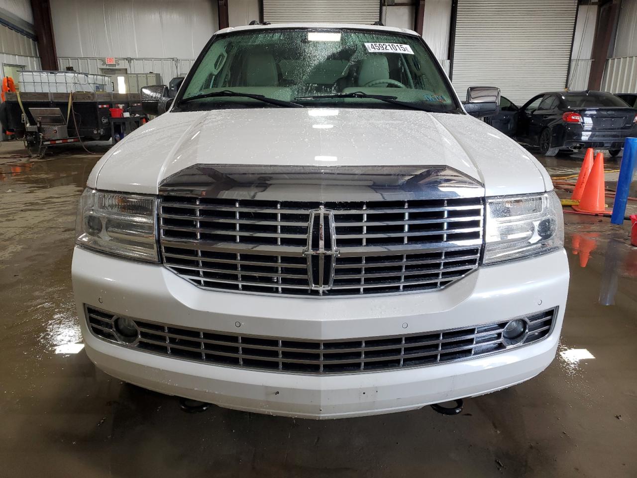 2013 Lincoln Navigator - Image 5