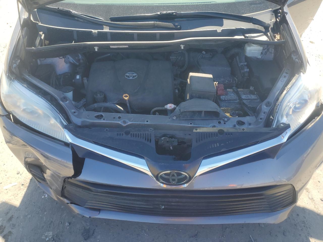 2020 Toyota Sienna - Image 12