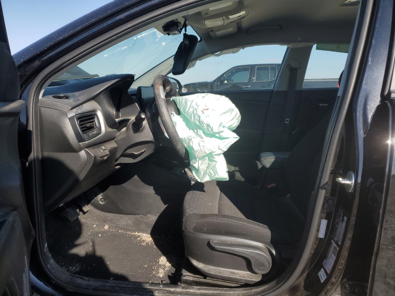 2021 Kia Rio - Image 7