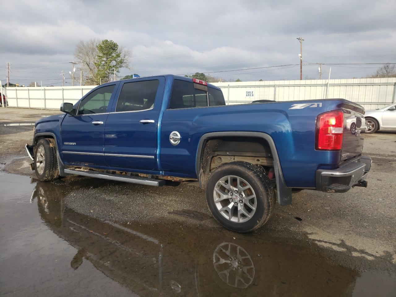 2015 GMC Sierra - Image 2