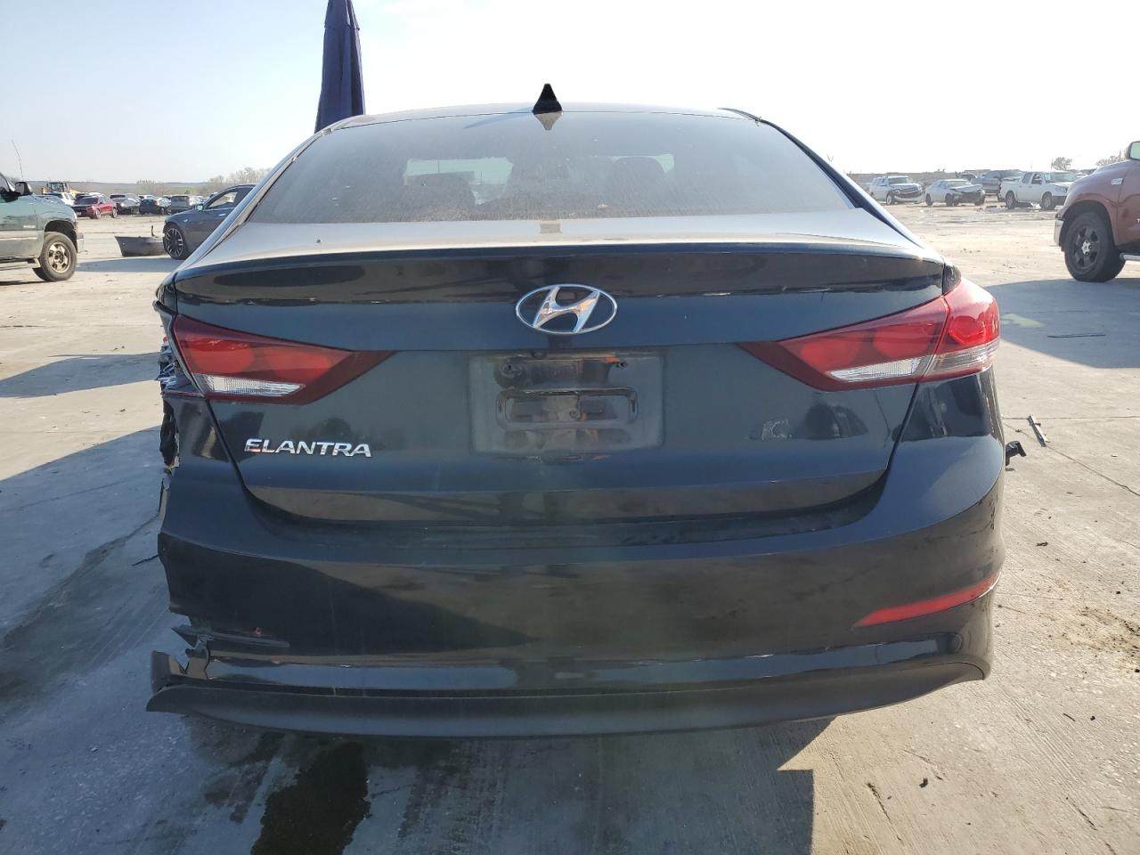 2018 Hyundai Elantra - Image 6