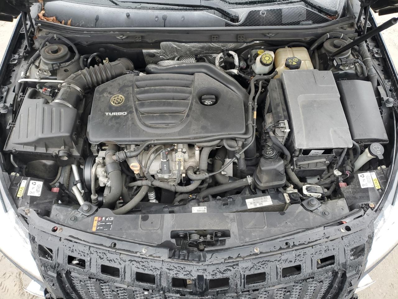 2012 Buick Regal - Image 11