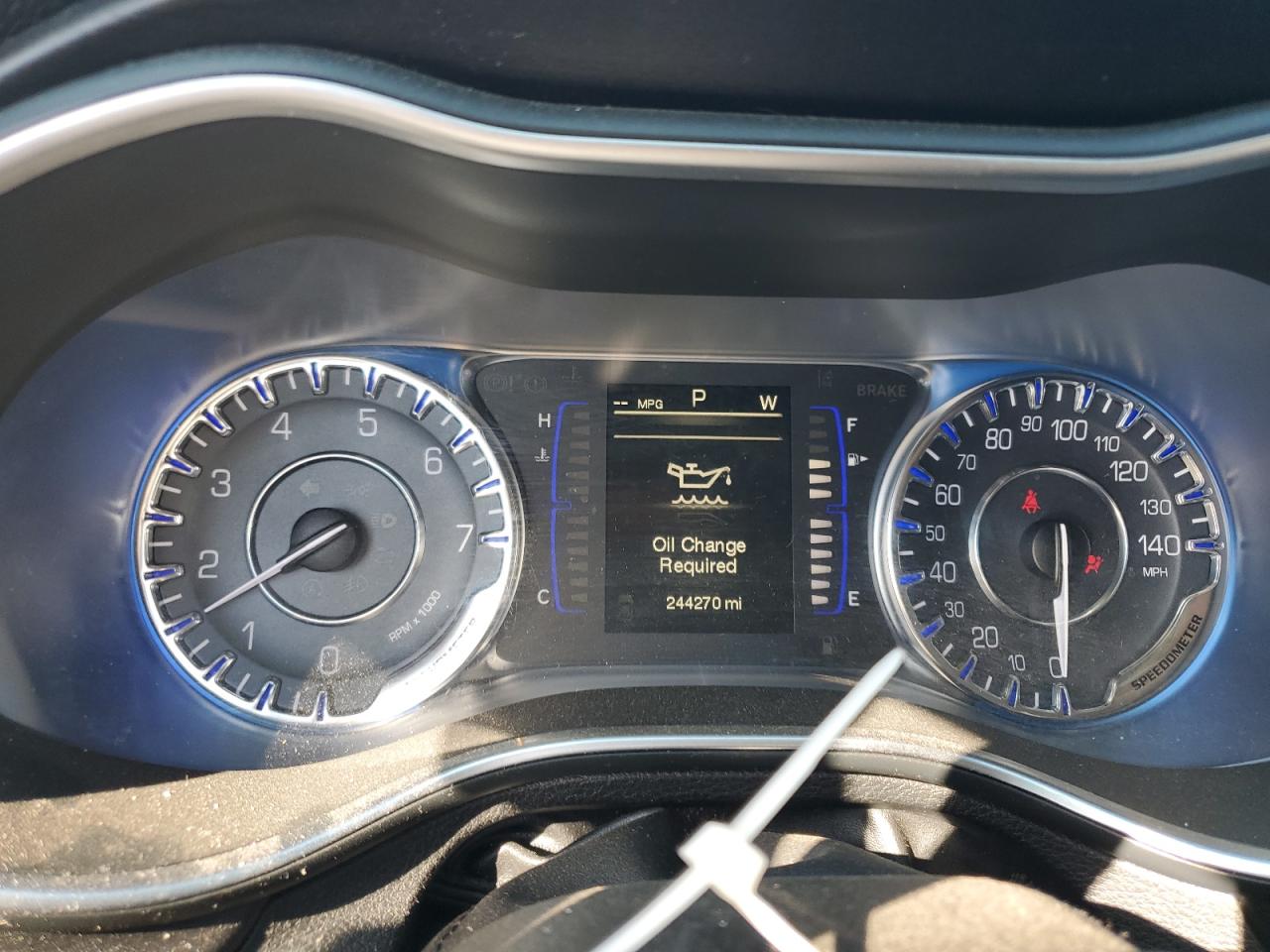2015 Chrysler 200 - Image 9