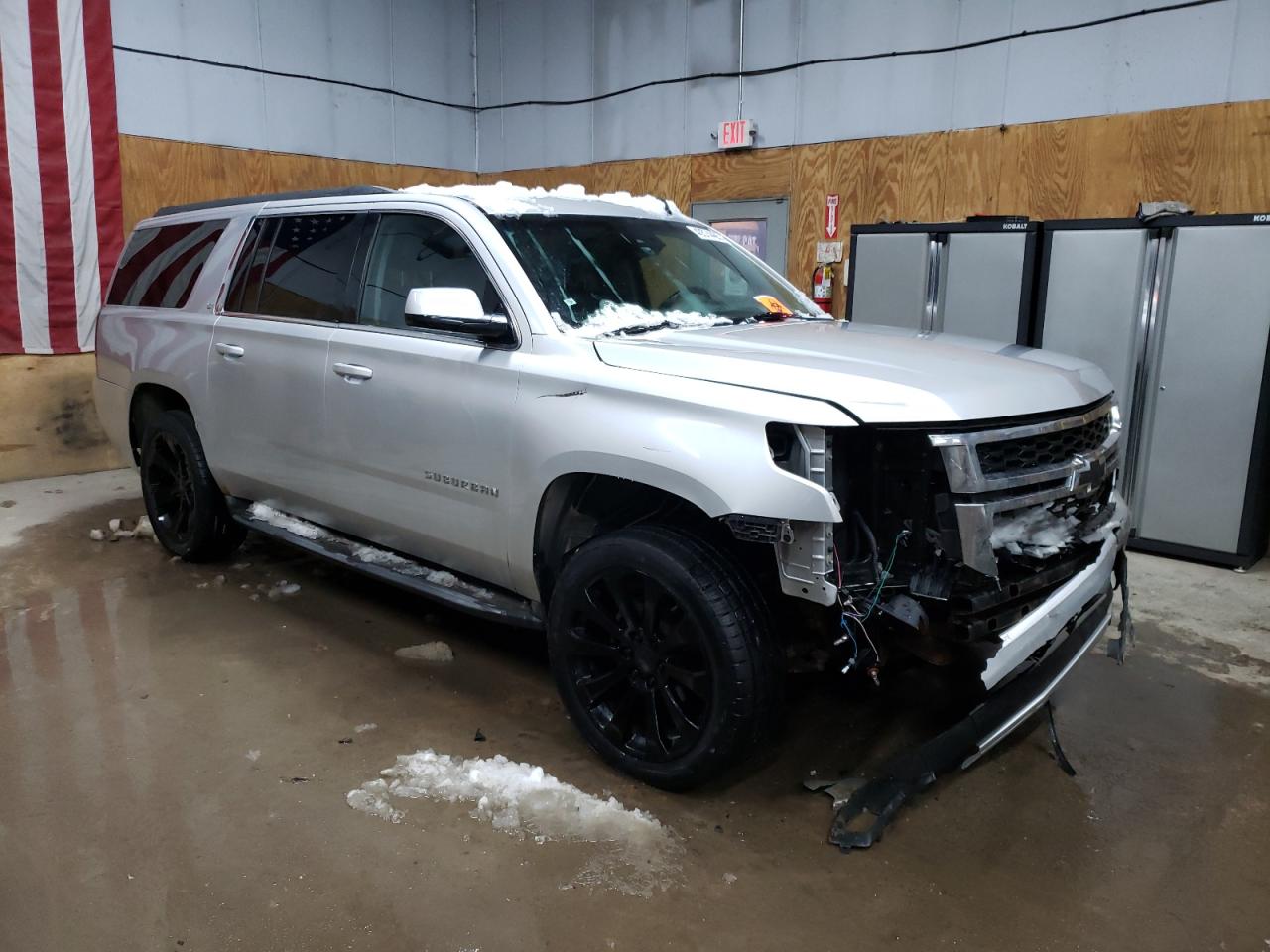 2015 Chevrolet Suburban - Image 4