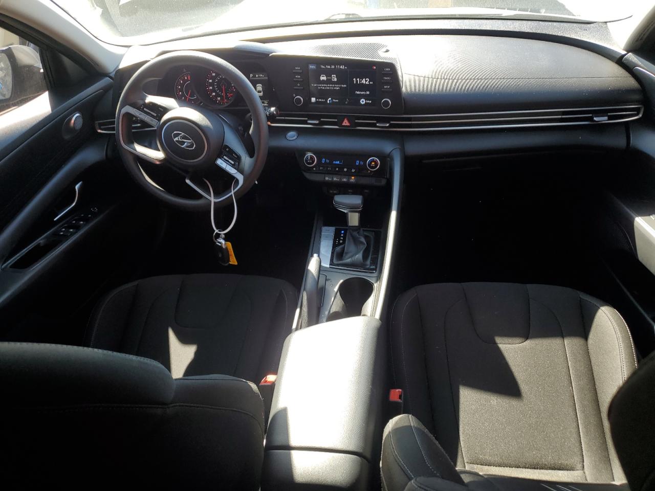 2021 Hyundai Elantra - Image 8