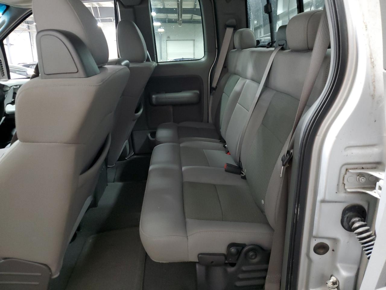 2005 Ford F-150 - Image 10