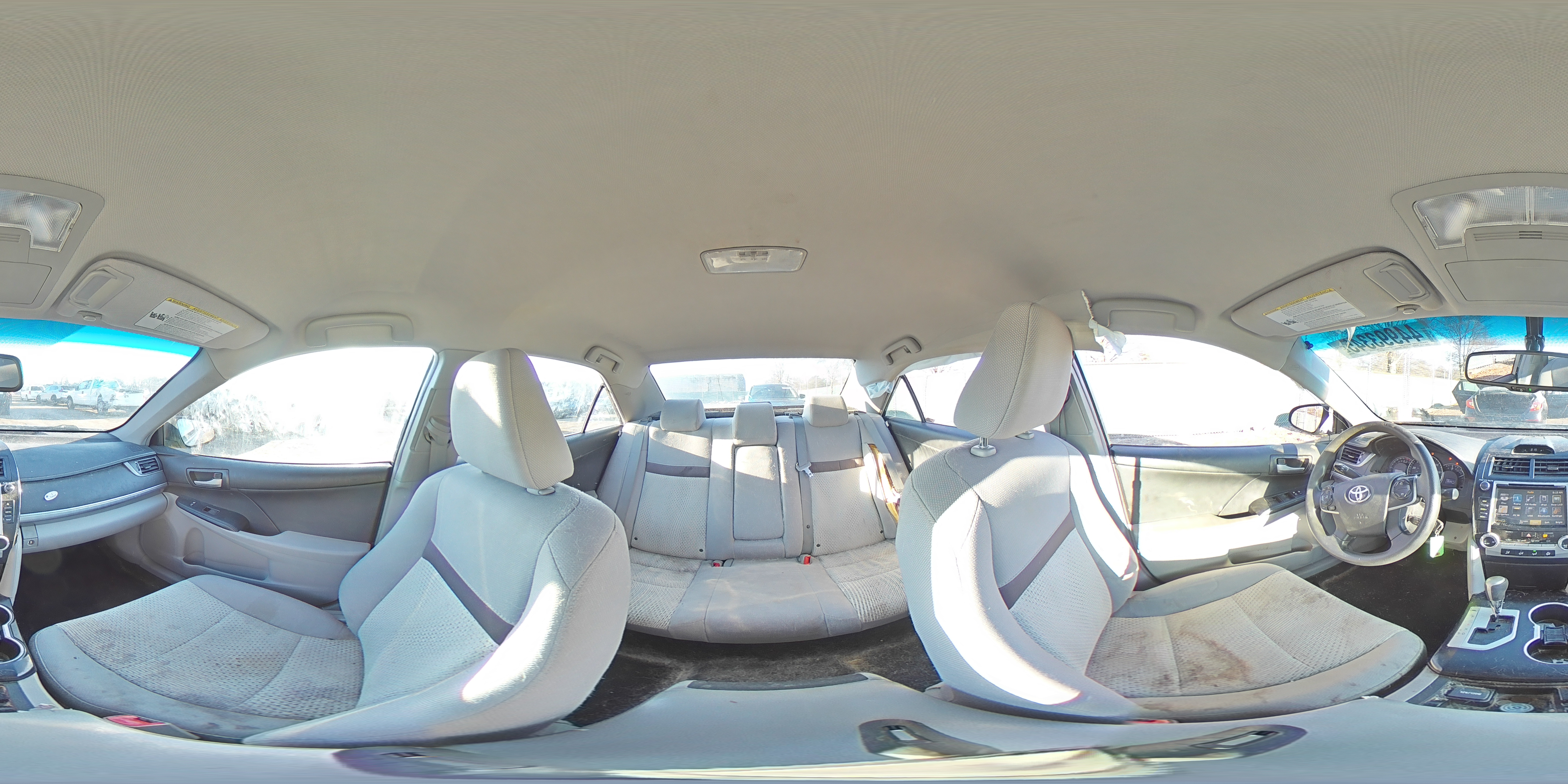 2013 Toyota Camry - Image 13