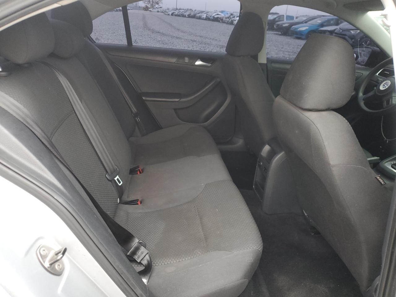 2014 Volkswagen Jetta - Image 11