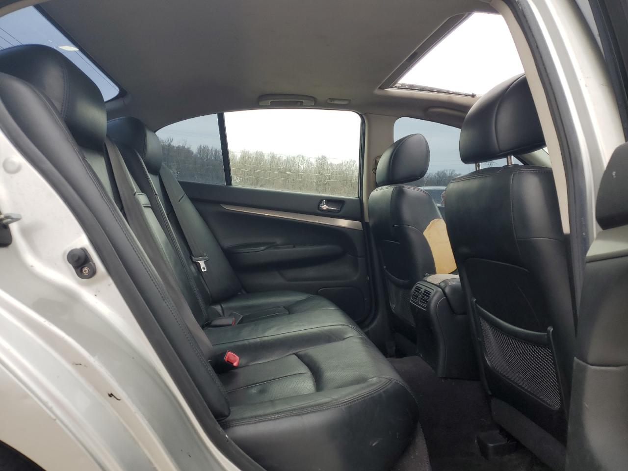 2010 Infiniti G - Image 10