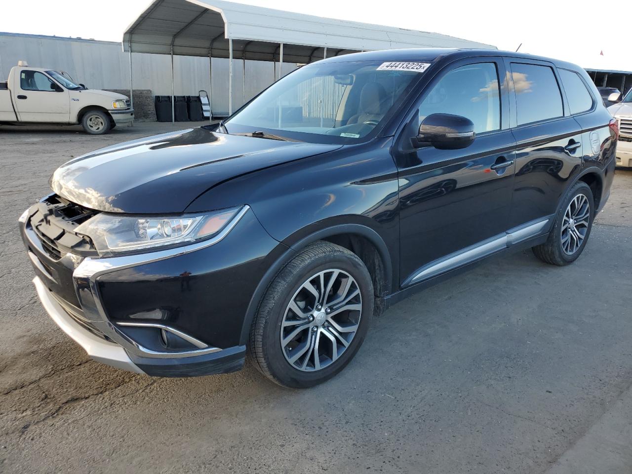 2016 Mitsubishi Outlander - Image 1