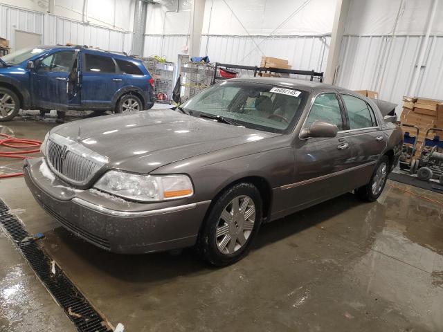 2004 Lincoln Town Car Ultimate