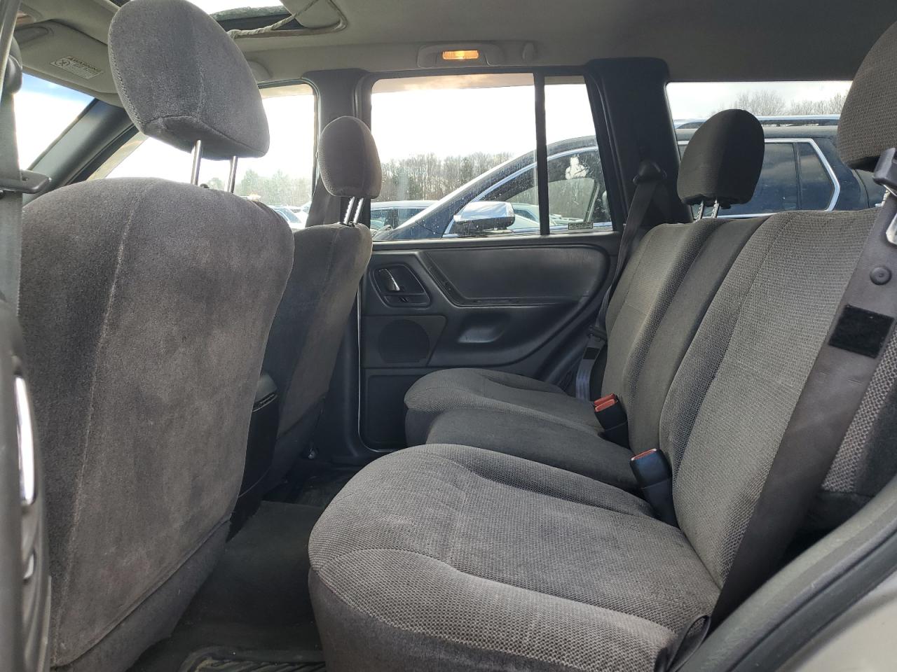 2000 Jeep Grand Cherokee - Image 11