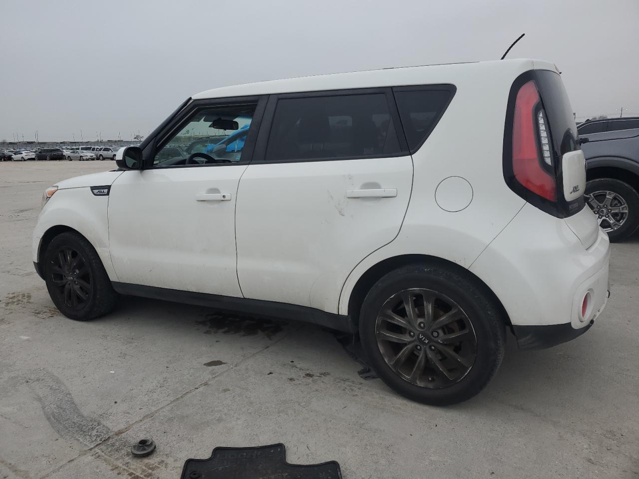 2019 Kia Soul - Image 2