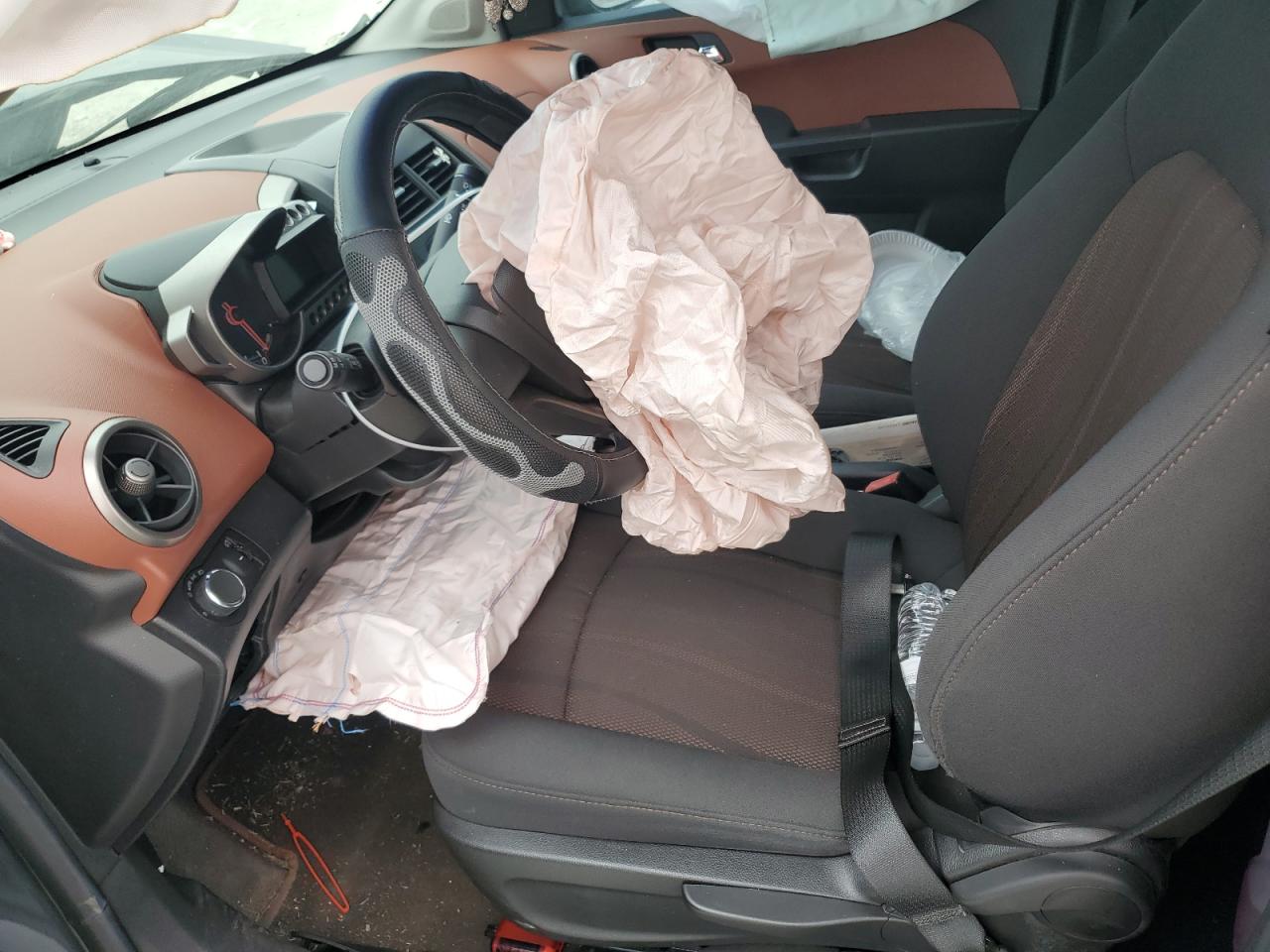 2012 Chevrolet Sonic - Image 7