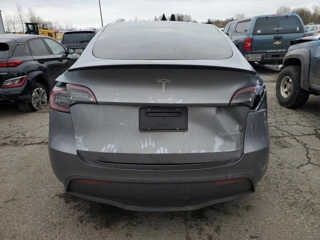  TESLA MODEL Y 2024 Silver
