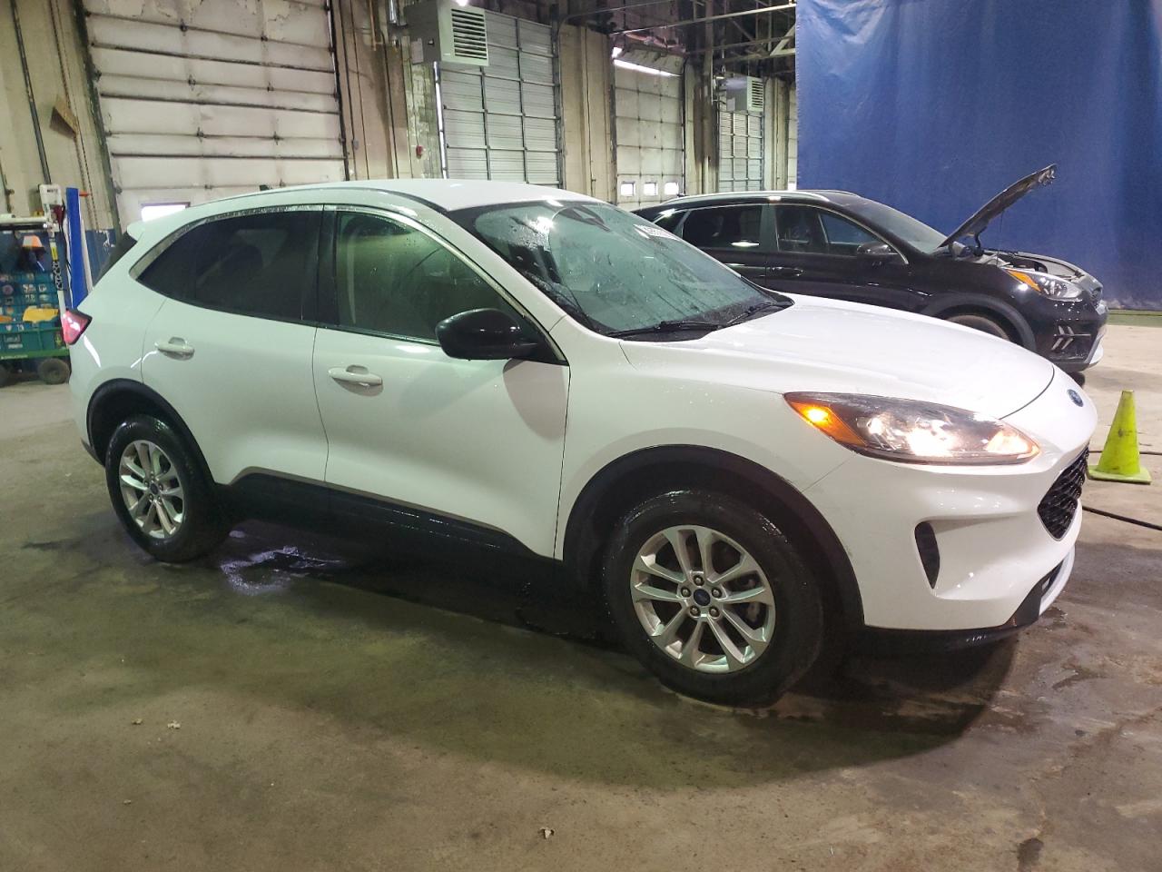 2022 Ford Escape - Image 4