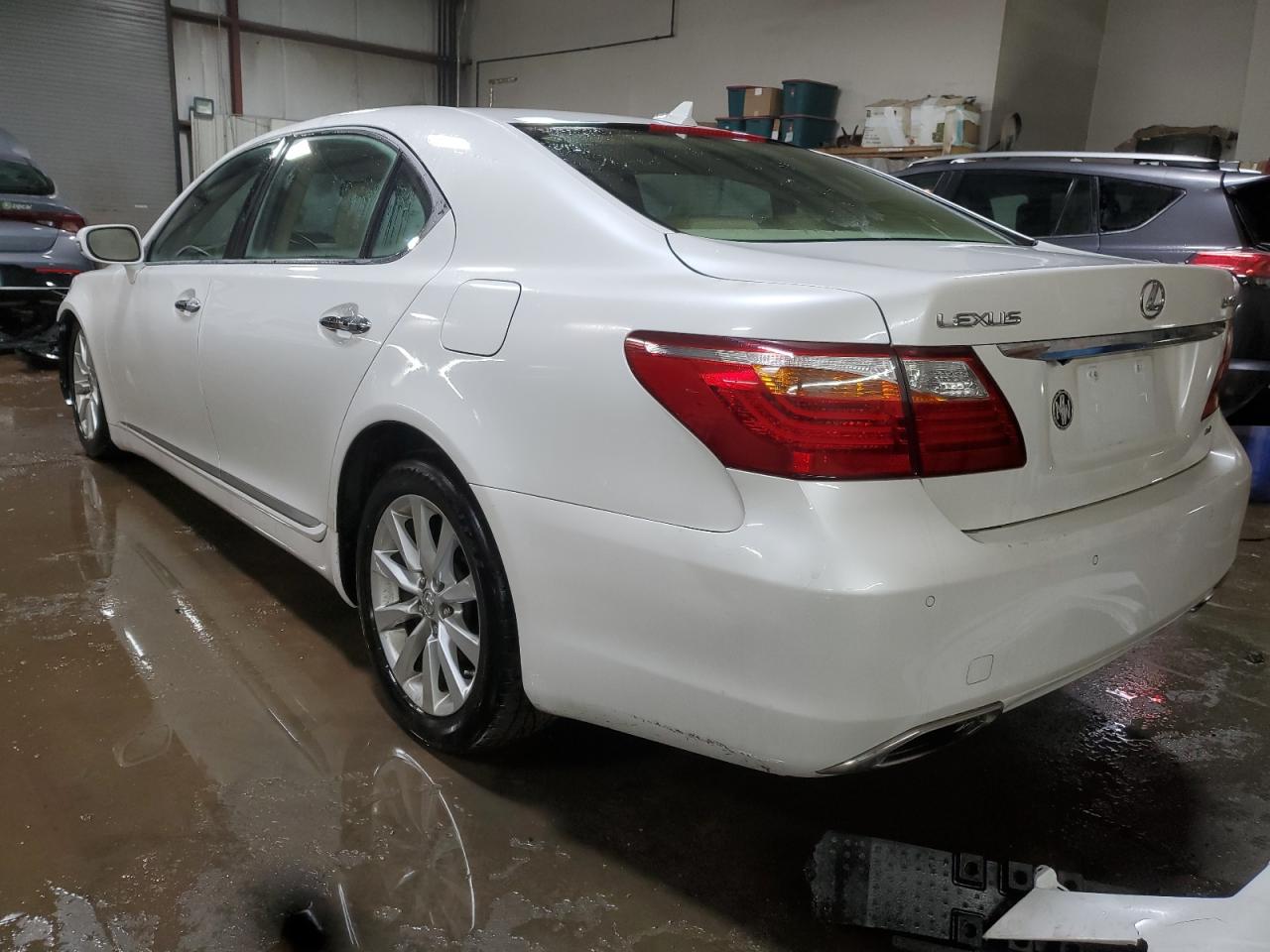 2010 Lexus LS - Image 2