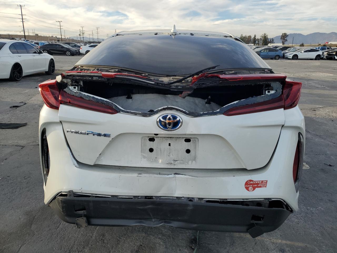 2017 Toyota Prius - Image 6