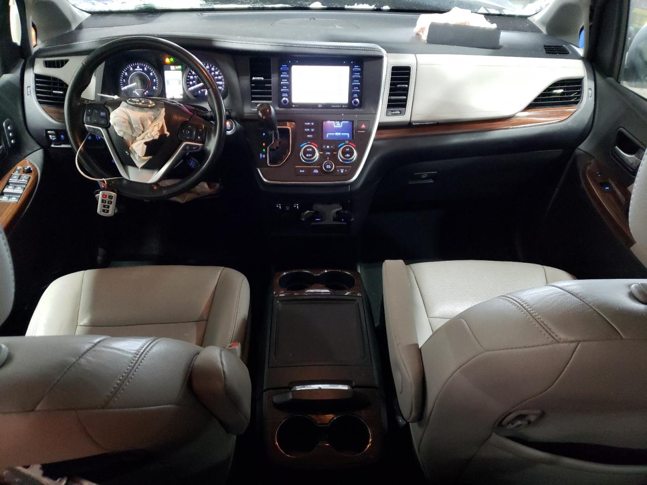 2018 Toyota Sienna - Image 8