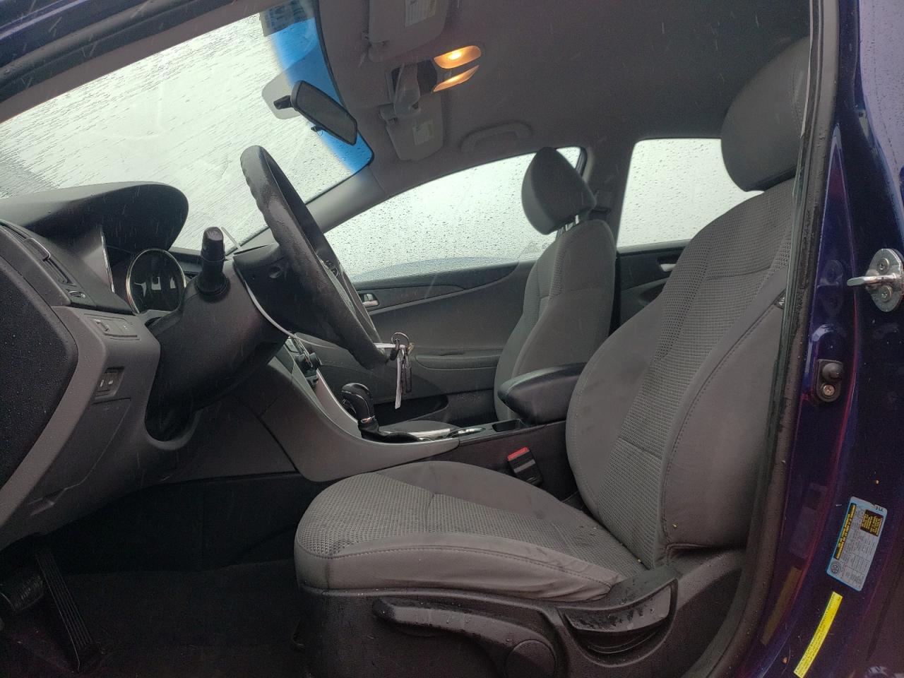 2011 Hyundai Sonata - Image 7