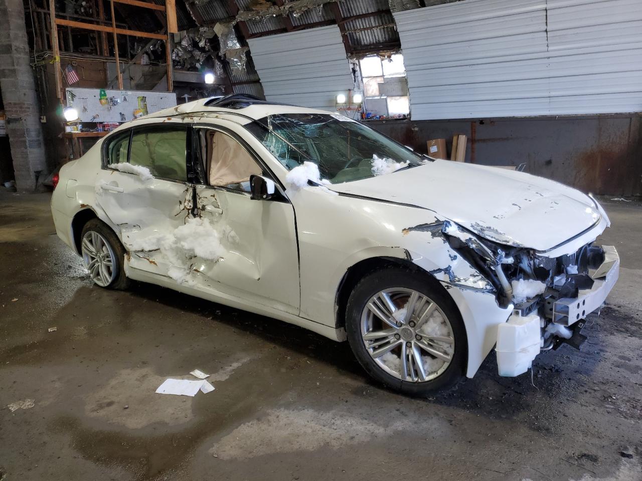 2015 Infiniti Q40 - Image 4