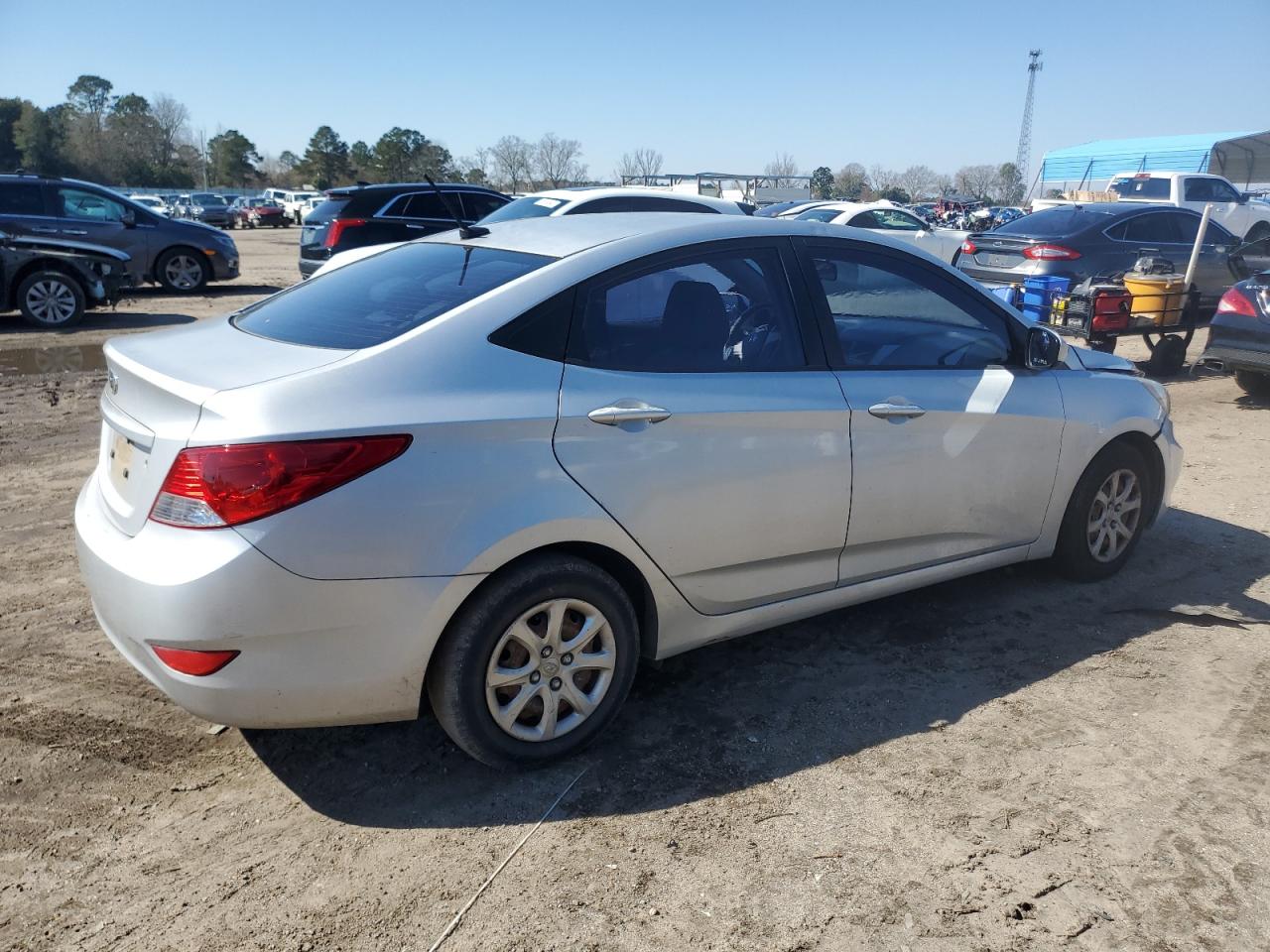 2013 Hyundai Accent - Image 3