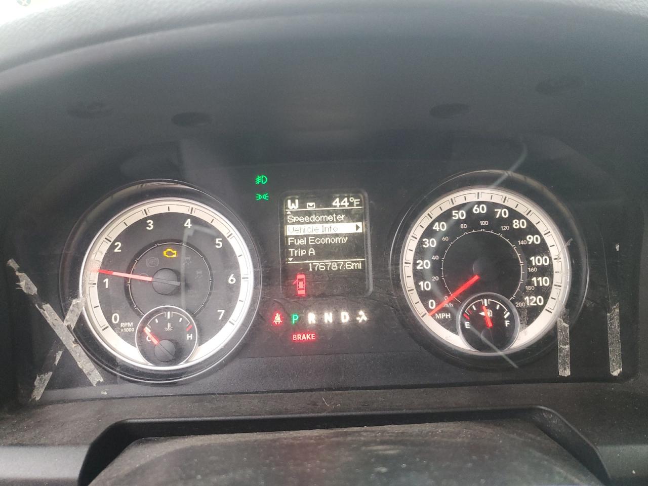 2014 RAM 1500 - Image 9