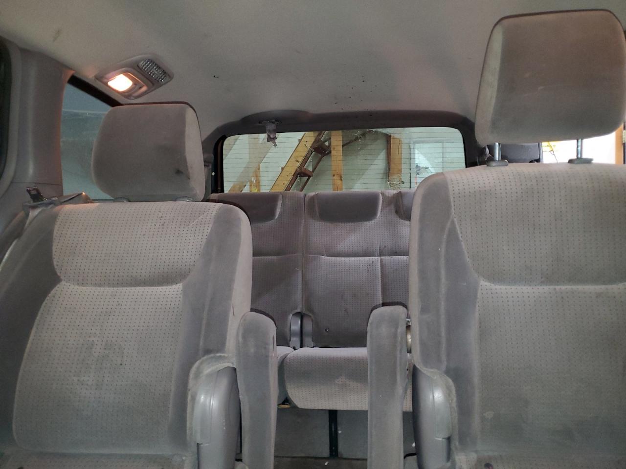 2009 Toyota Sienna - Image 10