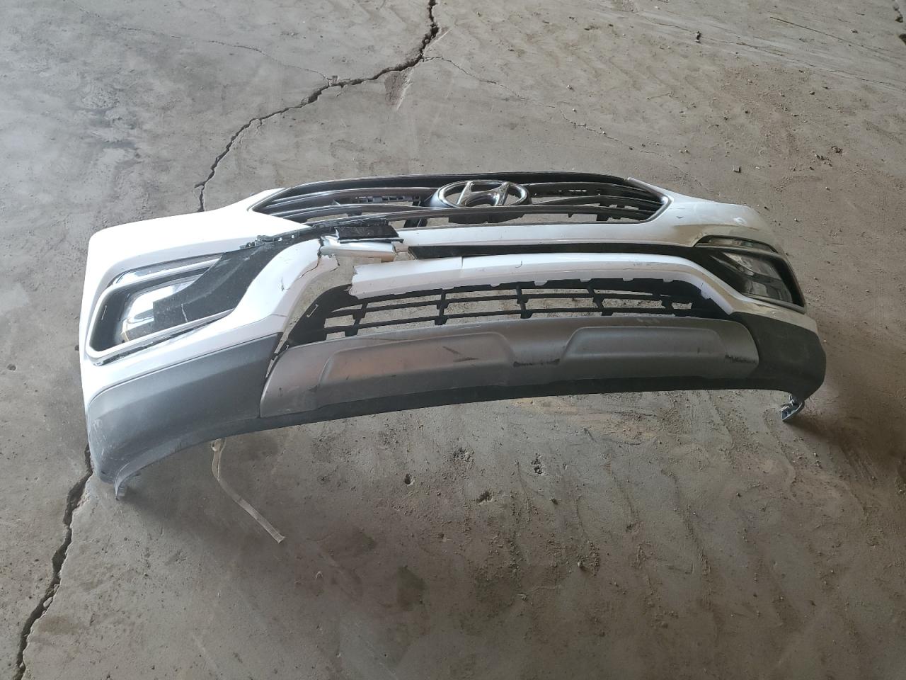 2018 Hyundai Santa Fe - Image 12
