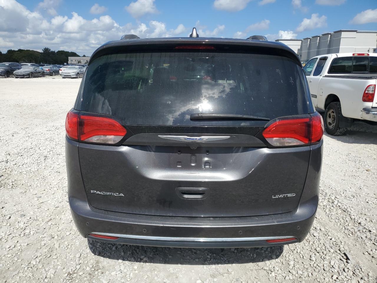 2020 Chrysler Pacifica - Image 6