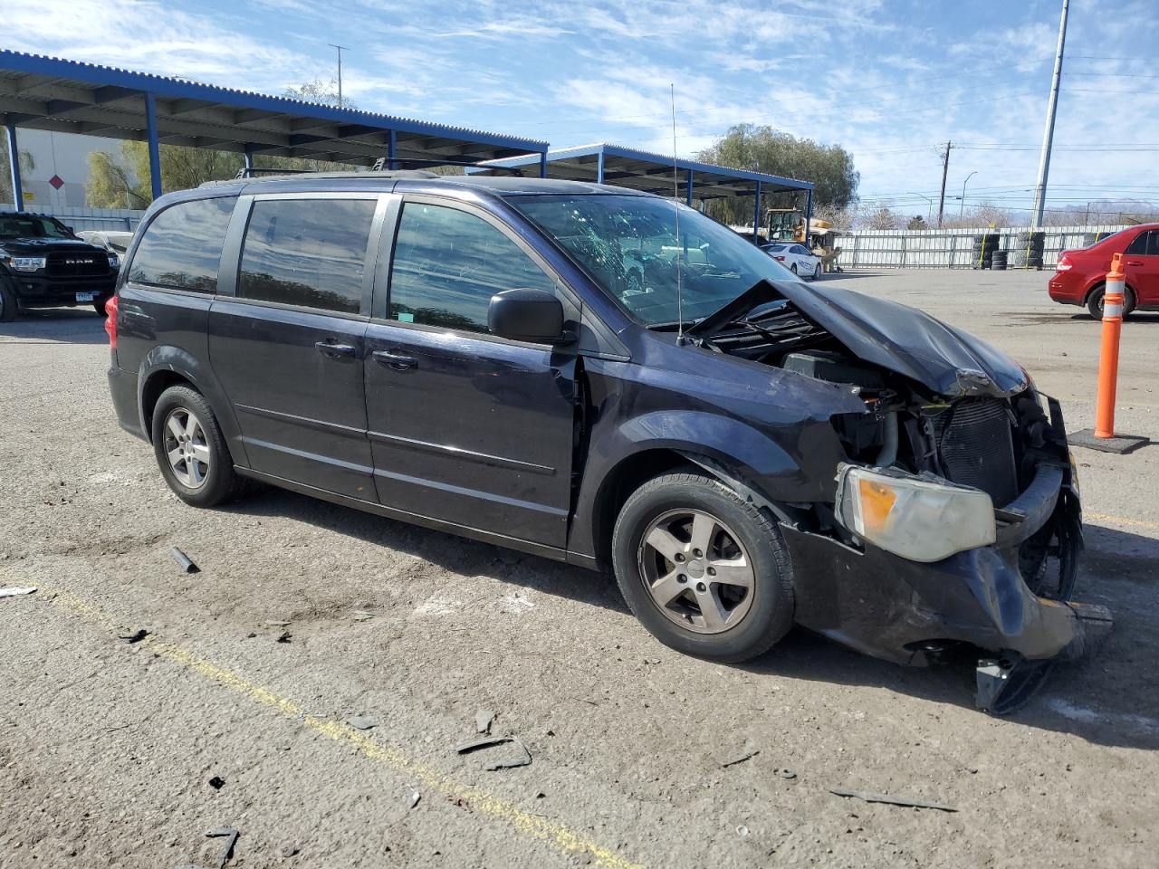 2011 Dodge Caravan - Image 4