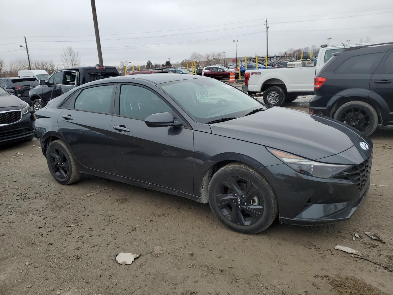 2022 Hyundai Elantra - Image 4